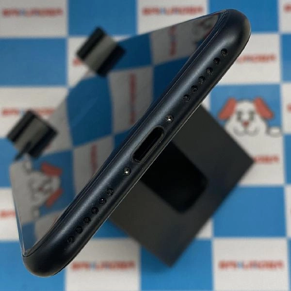 iPhoneSE 第3世代 au版SIMフリー 64GB MMYC3J/A A2782 新品同様