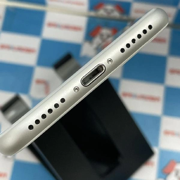 iPhone8 docomo版SIMフリー 64GB NQ792J/A A1906 シルバー