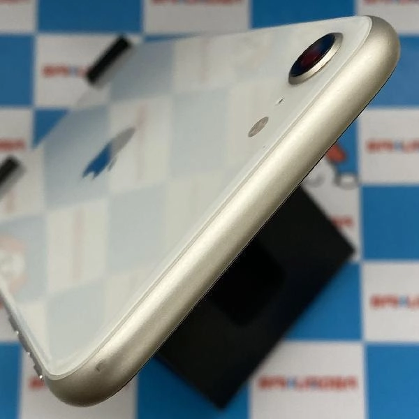 iPhoneSE 第3世代 docomo版SIMフリー 64GB MMYD3J/A A2782 極美品