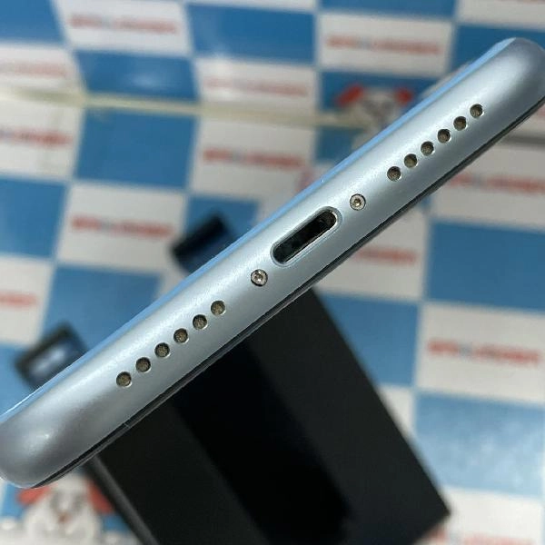 iPhoneXR au版SIMフリー 128GB MT0U2J/A A2106 美品