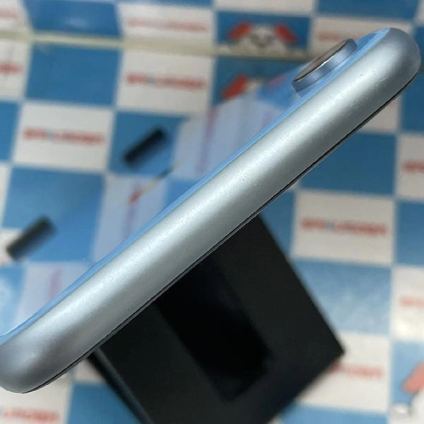 iPhoneXR au版SIMフリー 128GB MT0U2J/A A2106 美品