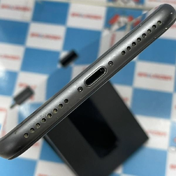 iPhone8 Plus au版SIMフリー 64GB MQ9K2J/A A1898