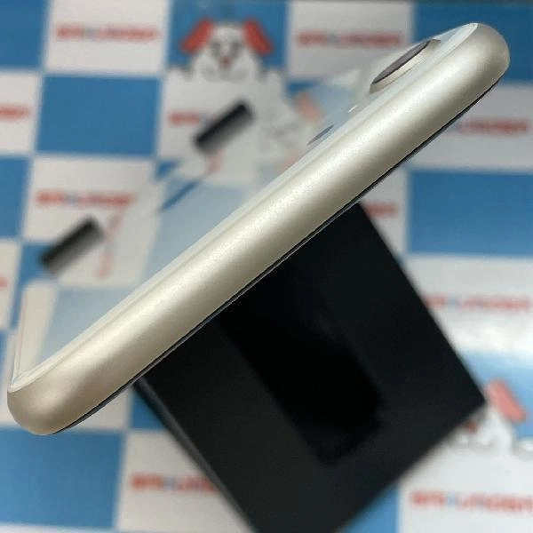 iPhoneSE 第3世代 au版SIMフリー 128GB MMYG3J/A A2782