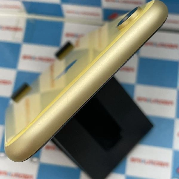 iPhoneXR au版SIMフリー 64GB MT082J/A A2106