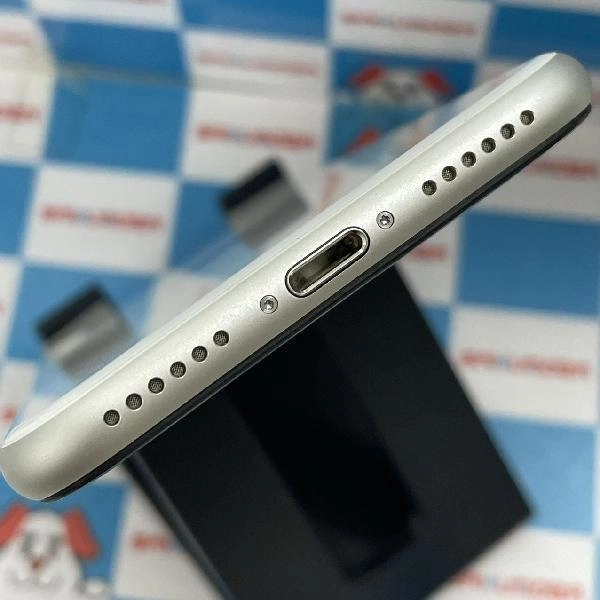 iPhoneSE 第2世代 Apple版SIMフリー 128GB MXD12J/A A2296 ジャンク品 ホワイト