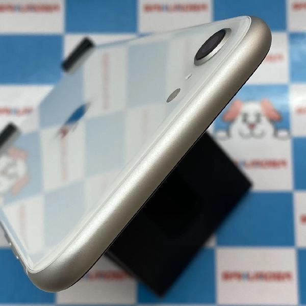 iPhoneSE 第2世代 au版SIMフリー 64GB MHGQ3J/A A2296 極美品 ホワイト