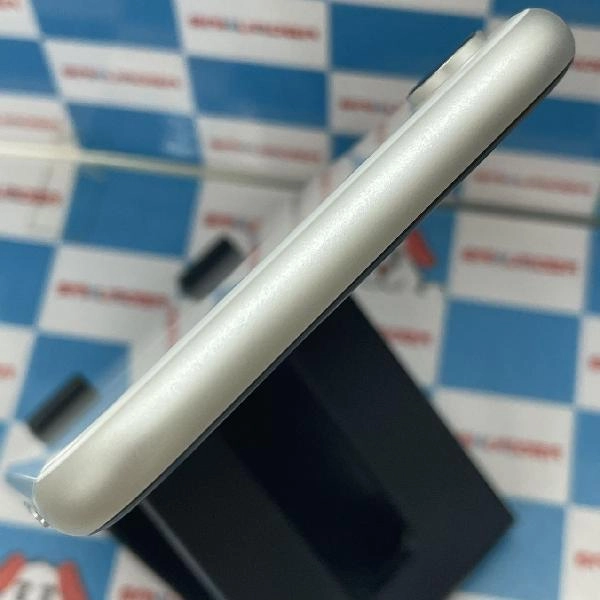 iPhoneXR SoftBank版SIMフリー 64GB MT032J/A A2106 極美品