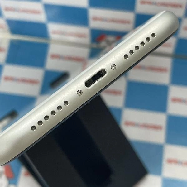 iPhoneXR SoftBank版SIMフリー 64GB MT032J/A A2106 極美品