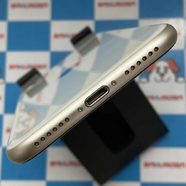 iPhoneSE 第3世代 Apple版SIMフリー 256GB MMYK3J/A A2782 極美品