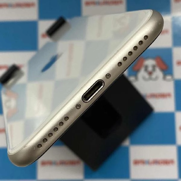 iPhoneSE 第3世代 docomo版SIMフリー 64GB MMYD3J/A A2782