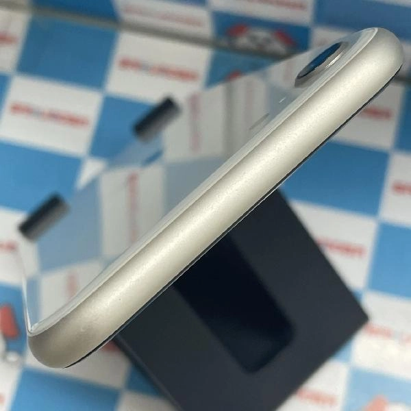 iPhoneSE 第3世代 SoftBank版SIMフリー 64GB MMYD3J/A A2782 極美品