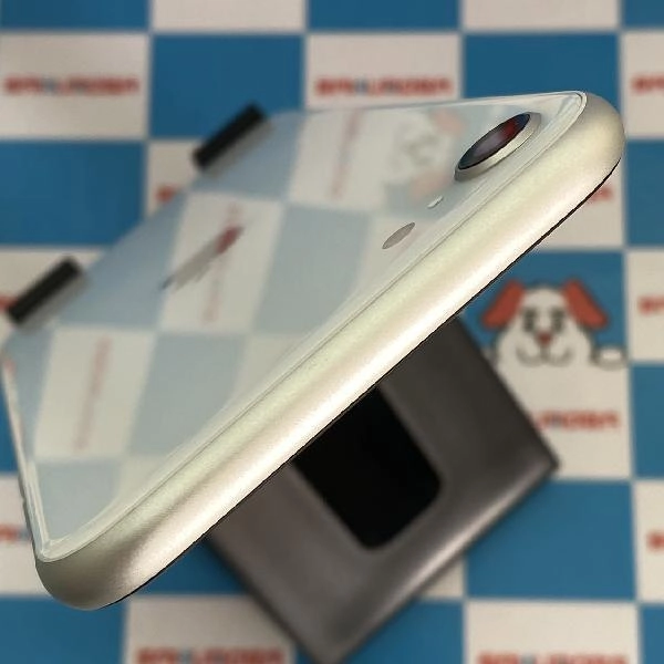 iPhoneSE 第2世代 Apple版SIMフリー 64GB MHGQ3J/A A2296 極美品 ホワイト