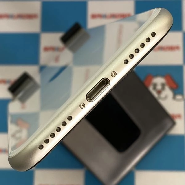 iPhoneSE 第2世代 SoftBank版SIMフリー 64GB MHGQ3J/A A2296 極美品 ホワイト