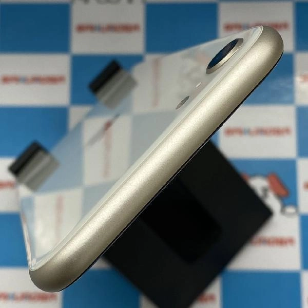 iPhoneSE 第3世代 Apple版SIMフリー 64GB MMYD3J/A A2782 新品同様品