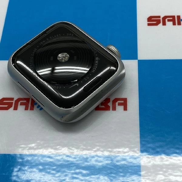 Apple Watch SE GPSモデル 40mm Nike MKQ23J/A A2351 極美品