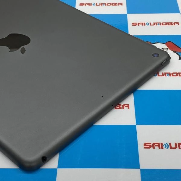 iPad 第8世代 Wi-Fiモデル 32GB MYL92J/A A2270 極美品