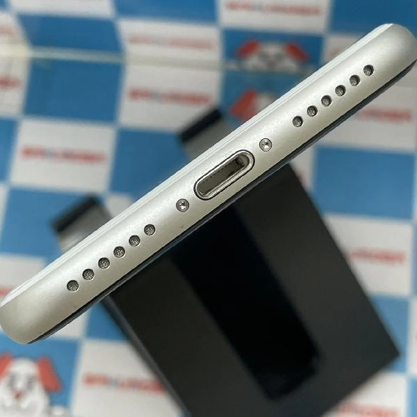 iPhoneSE 第2世代 au版SIMフリー 64GB MHGQ3J/A A2296 新品同様 ホワイト