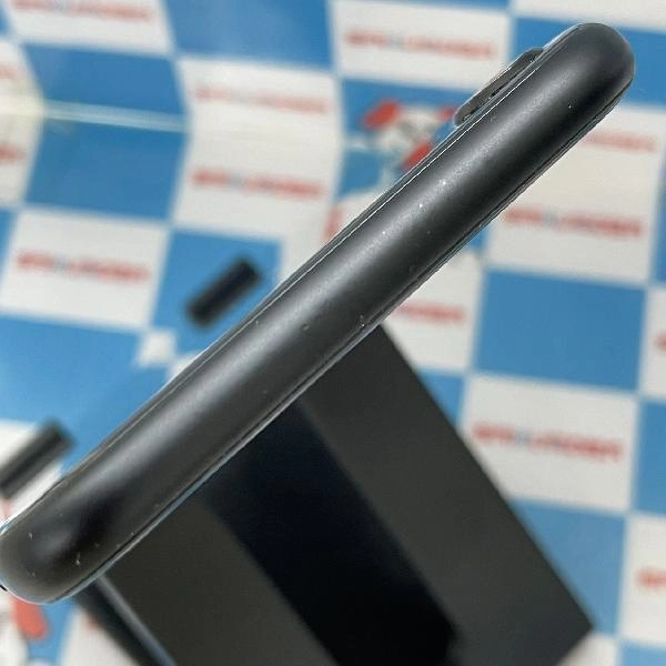 iPhoneSE 第2世代 au版SIMフリー 64GB MHGP3J/A A2296 ブラック