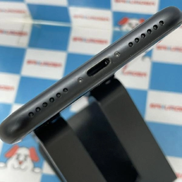 iPhoneSE 第2世代 au版SIMフリー 64GB MHGP3J/A A2296 ブラック