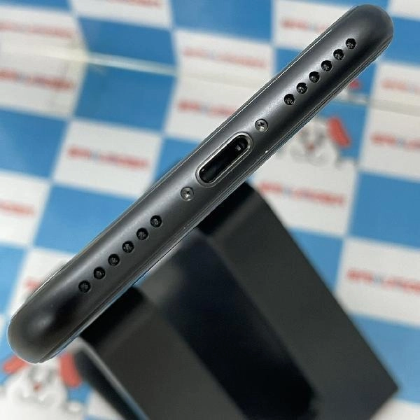 iPhoneSE 第2世代 au版SIMフリー 64GB MHGP3J/A A2296 新品同様 ブラック