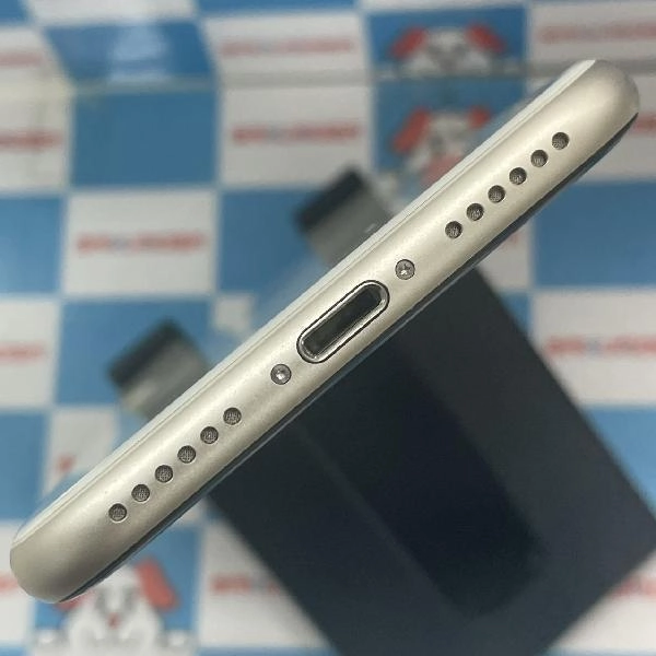 iPhoneSE 第3世代 au版SIMフリー 128GB MMYG3J/A A782 新品同様