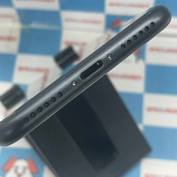 iPhoneSE 第3世代 Apple版SIMフリー 64GB MMYC3J/A A2782極美品