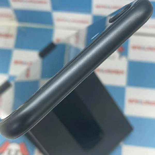 iPhoneSE 第3世代 Apple版SIMフリー 64GB MMYC3J/A A2782極美品