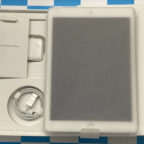 iPad 第6世代 au版SIMフリー 32GB MR6P2J/A A1954 開封未使用