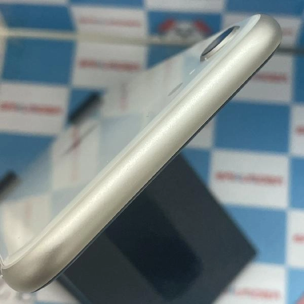 iPhoneSE 第3世代 Apple版SIMフリー 64GB MMYD3J/A A2782