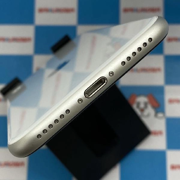 iPhoneSE 第2世代 au版SIMフリー 64GB MHGQ3J/A A2296 極美品 ホワイト