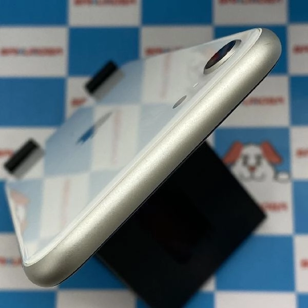 iPhoneSE 第2世代 docomo版SIMフリー 64GB MHGQ3J/A A2296 美品 ホワイト