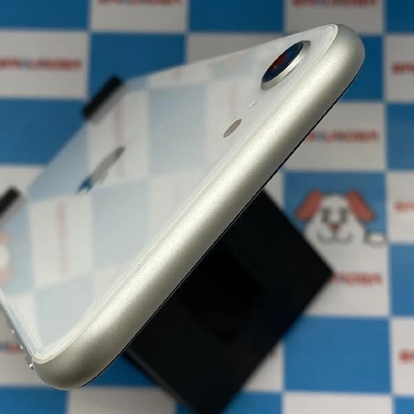iPhoneSE 第2世代 docomo版SIMフリー 128GB MHGU3J/A A2296 極美品 ホワイト