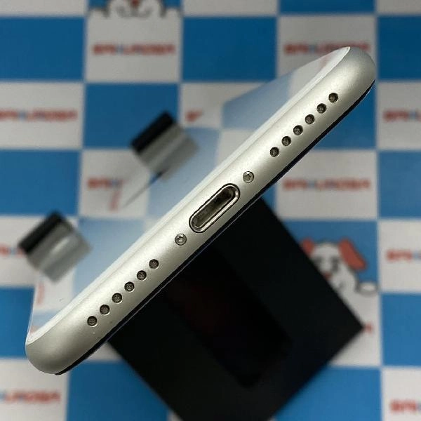 iPhoneSE 第2世代 au版SIMフリー 64GB MHGQ3J/A A2296 極美品 ホワイト