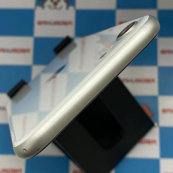 iPhoneSE 第2世代 docomo版SIMフリー 128GB MXD12J/A A2296 極美品 ホワイト
