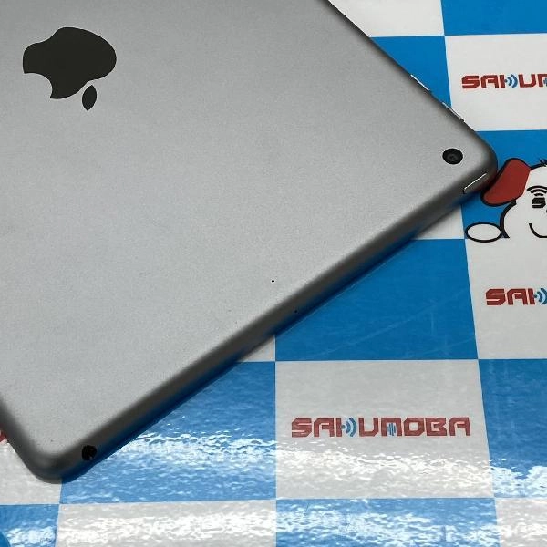 iPad 第6世代 Wi-Fiモデル 32GB MR7F2J/A A1893 極美品