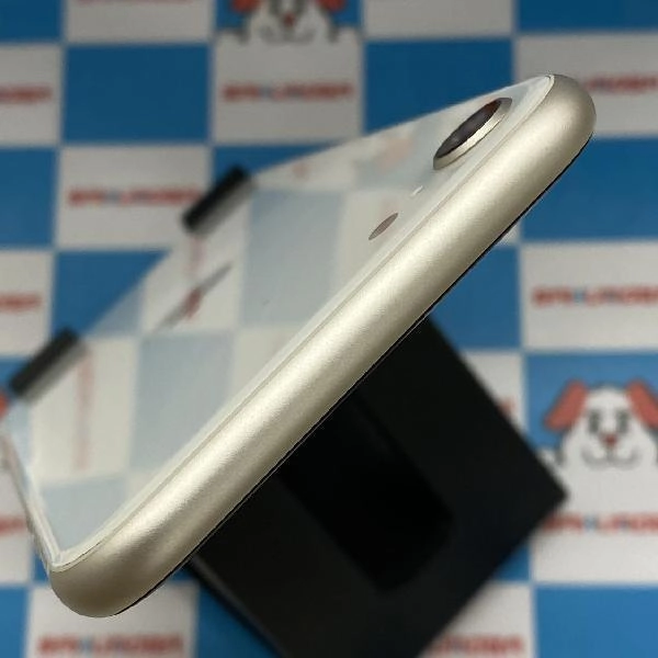 iPhoneSE 第3世代 au版SIMフリー 64GB MMYD3J/A A2782 新品同様