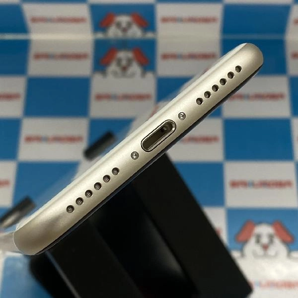 iPhoneSE 第3世代 au版SIMフリー 64GB MMYD3J/A A2782 開封未使用品