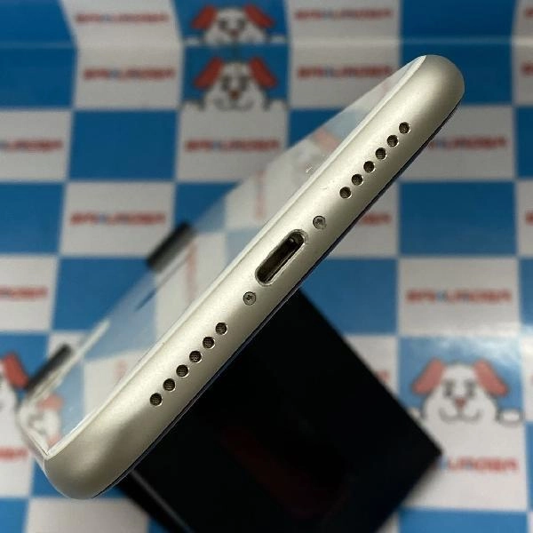 iPhone11 au版SIMフリー 64GB MWLU2J/A A2221 極美品 ホワイト