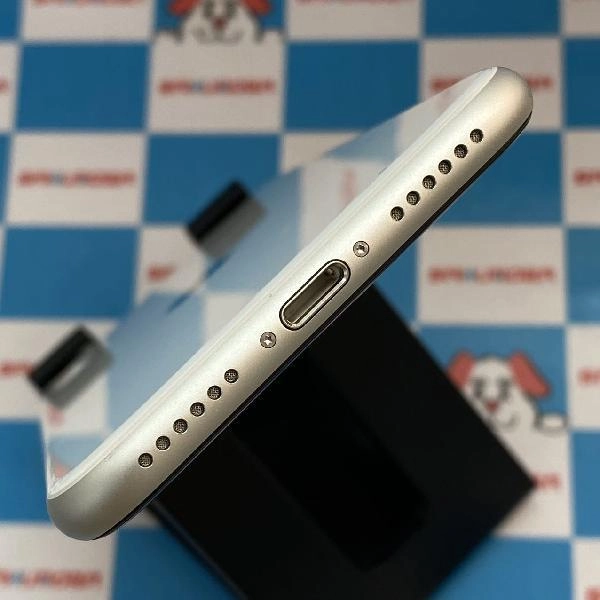 iPhoneSE 第2世代 au版SIMフリー 64GB MHGQ3J/A A2296 美品 ホワイト