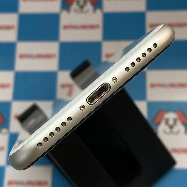 iPhoneSE 第2世代 au版SIMフリー 64GB MHGQ3J/A A2296 美品 ホワイト