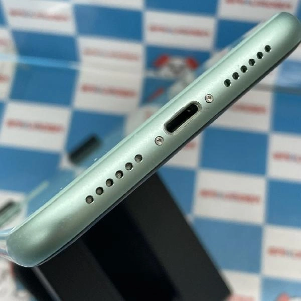 iPhone11 au版SIMフリー 64GB MWLY2J/A A2221 美品 グリーン