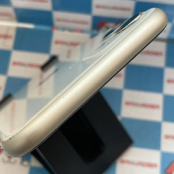 iPhone11 au版SIMフリー 64GB MWLU2J/A A2221 ホワイト