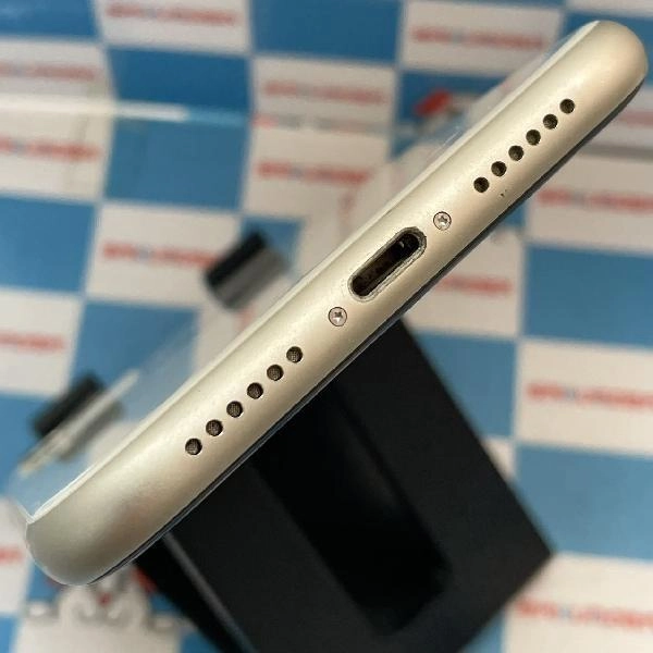 iPhone11 au版SIMフリー 64GB MWLU2J/A A2221 ホワイト