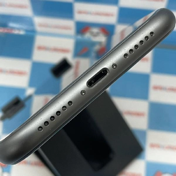 iPhone11 docomo版SIMフリー 64GB MWLT2J/A A2221 美品 ブラック