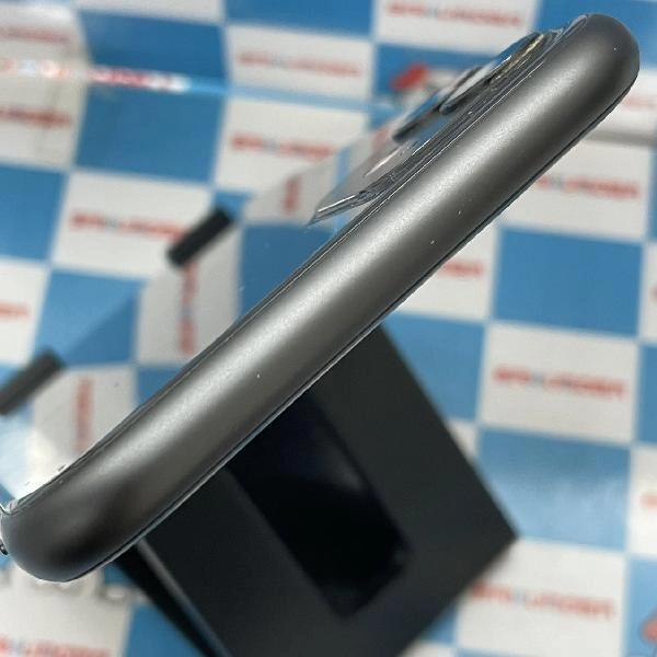 iPhone11 docomo版SIMフリー 64GB MWLT2J/A A2221 ブラック