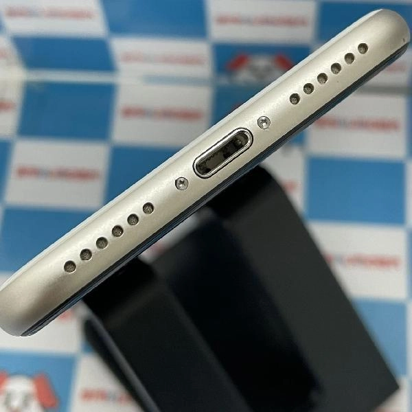 iPhoneSE 第3世代 SoftBank版SIMフリー 64GB MMYD3J/A A2782