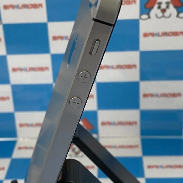 iPhoneSE au版SIMフリー 128GB MP862J/A A1726 極美品