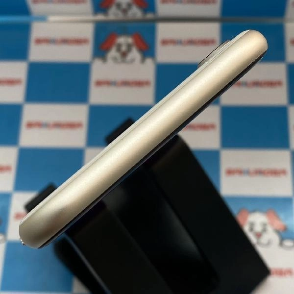 iPhoneSE 第3世代 docomo版SIMフリー 64GB MMYD3J/A A2782 新品同様