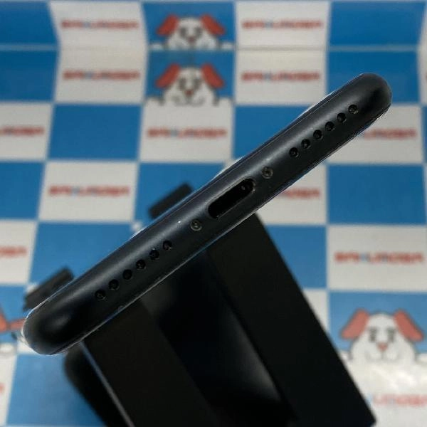 iPhoneSE 第3世代 au版SIMフリー 64GB MMYC3J/A A2782