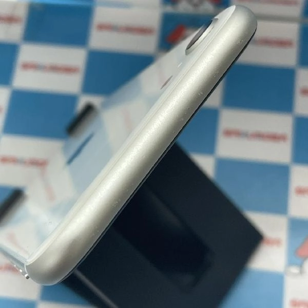 iPhoneSE 第2世代 au版SIMフリー 64GB MHGQ3J/A A2296 ホワイト